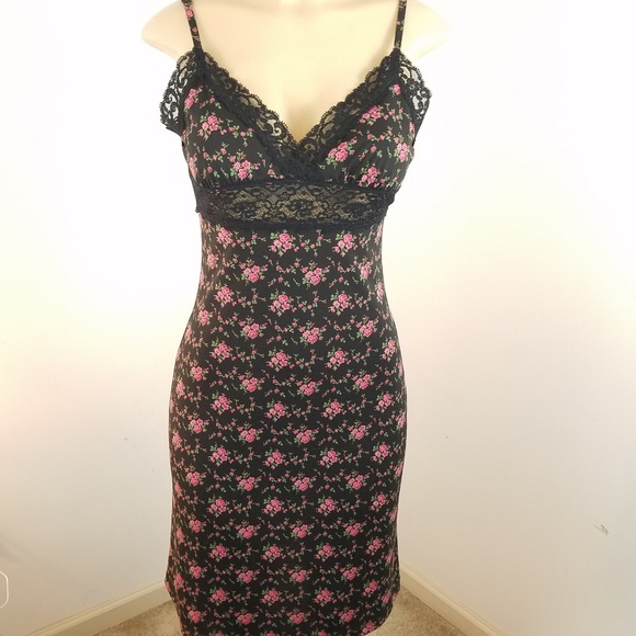 Betsey Johnson Dresses & Skirts - Betsy Johnson | Floral with Lace Slip Dress